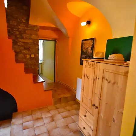 Roman Tower Ferienhaus Cipressa
